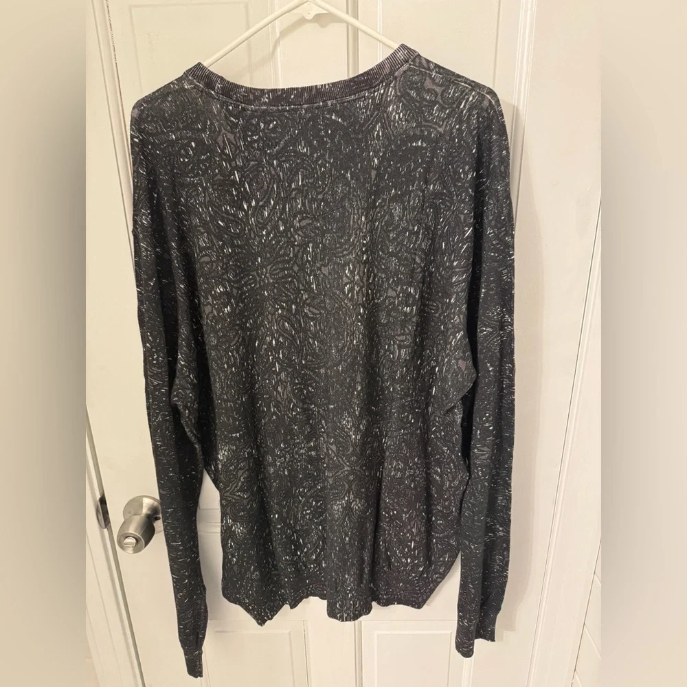 NWT- Robert Graham men’s Taurus Sweater. Size 3XL. Black and gray print